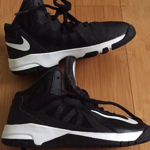Nike athletic basketball  big kids